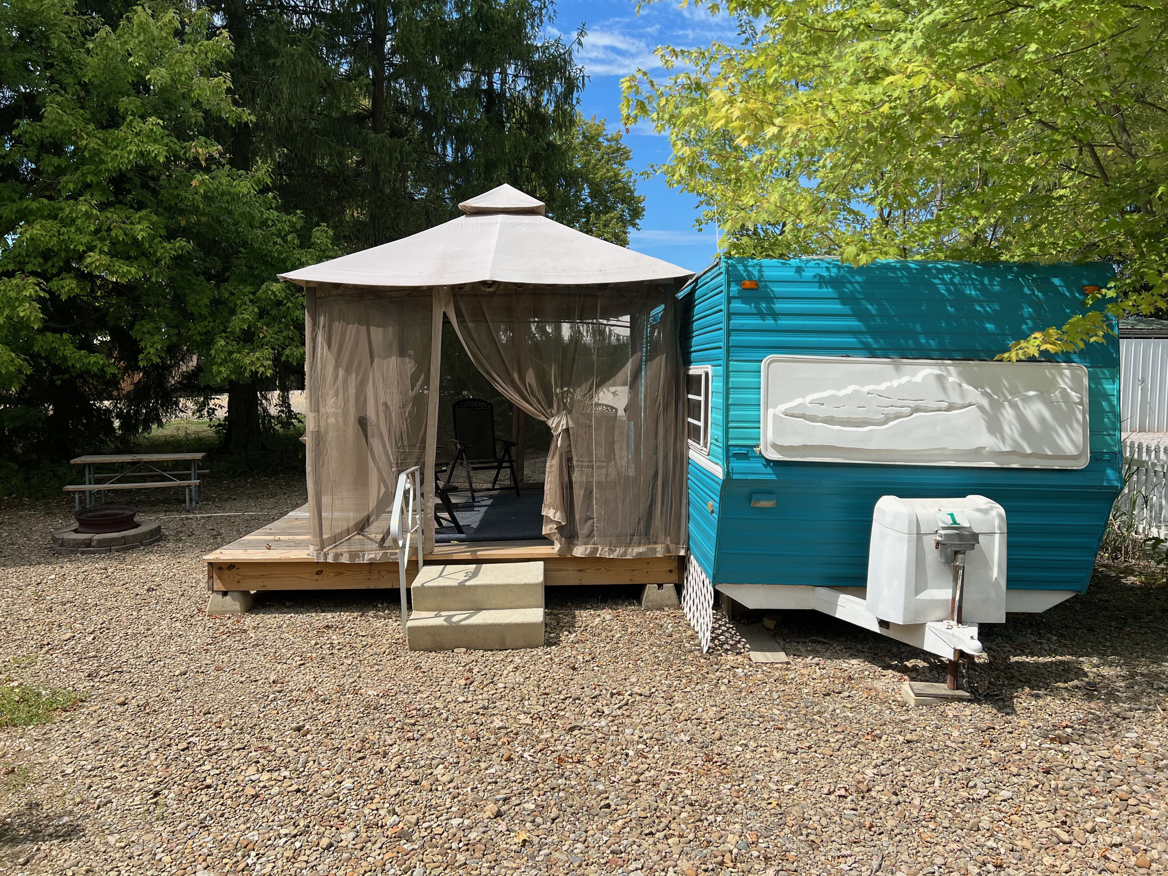 Retro trailer exterior rear view